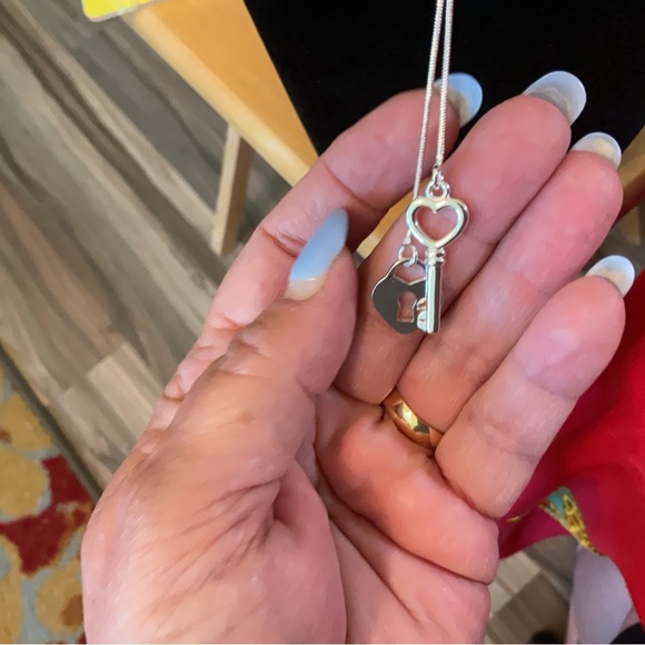 NWT, Sterling Silver Lock n Key through a heart necklace. - Picture 11 of 12